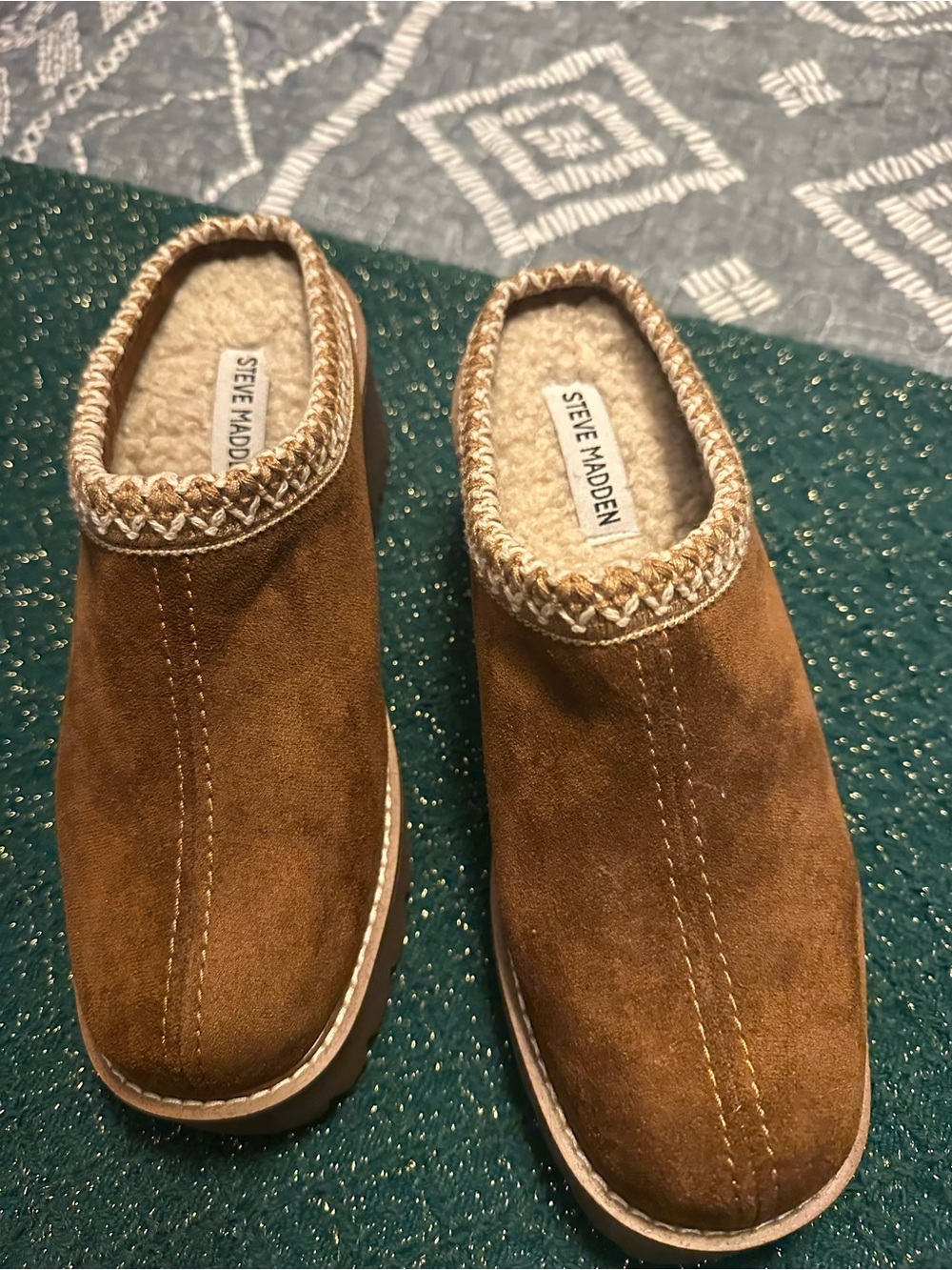 Steve Madden Brixtin Chestnut Suede Slip-On Clogs with Braided Sherpa Trim